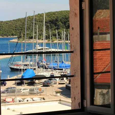 迪耶娜旅馆 科尔丘拉